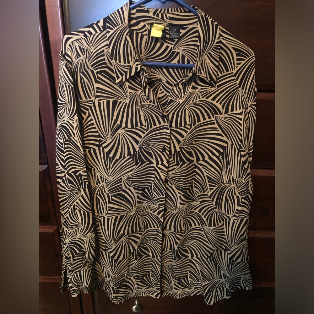 Women’s size 18 silk long sleeve blouse
